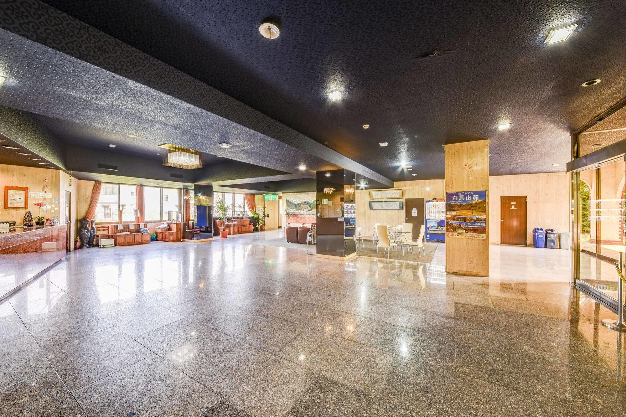 Hakuba Royal Hotel Buitenkant foto